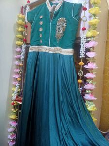 Emerald Green Evening Gown 💚🤍