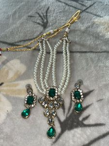 Elegant Pearl &amp; Emerald Jewelry Set