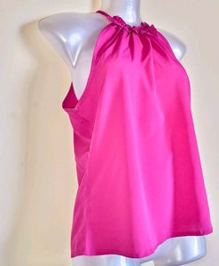 🆕 Piece Size Medium Pink Halter Top