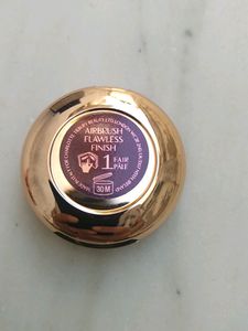 Charlotte Tilbury Compact