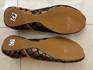Mojaris Flats Size 41 To 42