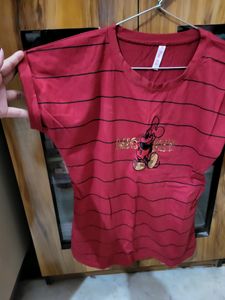 Red Tshirt(mostly Maroon)