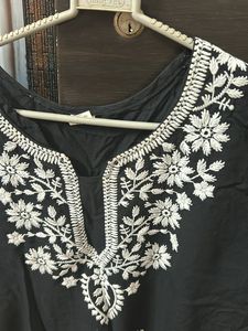 L-Xl Chikankari Short Kurti