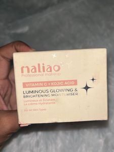 Maliao Professional Makeup moisturising