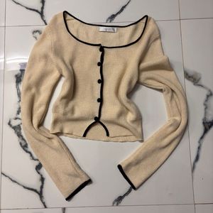 Chic Cropped Cardigan