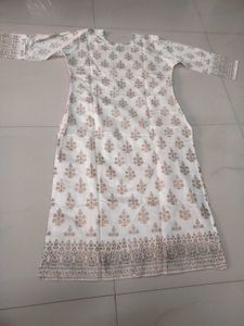 Elegant White &amp; Gold Kurta Set