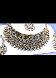 Stunning Gold &amp; Crystal Jewelry Set