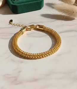 ✨ Elegant Anti-Tarnish Gold-Tone Chain Bracelet ✨