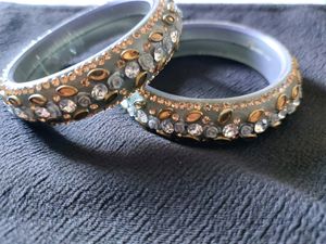 Beautiful Kada Set In Grey Colour