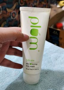 Plum Goodness Hello Aloe Face Wash