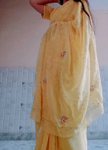 Yellow Embellished Saree With Blouse
