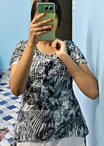 Sizw M Chic Abstract Print Tunic Top