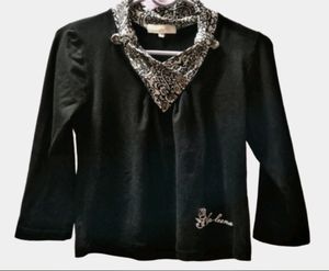 Black Crop Top With Fashionable Neck Type