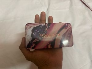 Eyeshadow Palette : makeup revolution allure