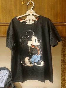 Black Tee