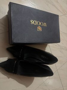 Woods Black Leather Flats