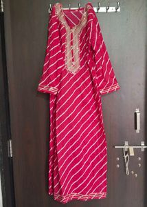 Pink embellished kurta