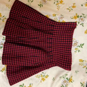 Stylish Red &amp; Black Houndstooth Pleated Skirt