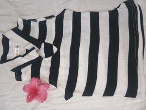 B&amp;W Striped Crop Top