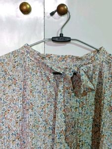 Tie knot  colourful top