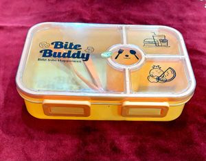 Bite Buddy 4 compartment LUNCH BOX🌸