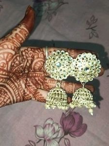 I Am Selling A Pearl Jhumka
