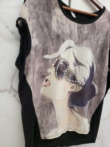 Unique Graphic Print T-Shirt