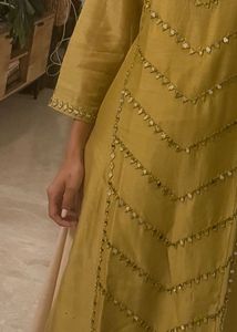 Elegant Embellished Mirror Kurta Set