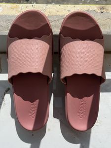 OOFoam Women's Slides