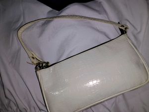 White Slingbag👜