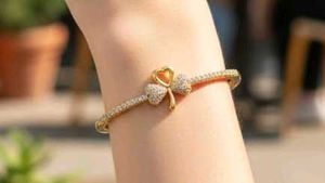 Lucky Clover AD Bangle Bracelet