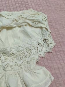 American Egle Lace Trimmed Crop Top