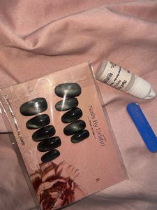 Green Press On Nails