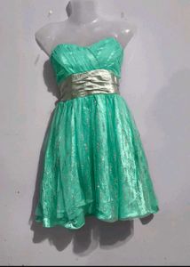 5 PRETTY DRESSES IN JUST 250