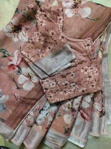 Nice Flower 🌺 Print Saree With Blouse