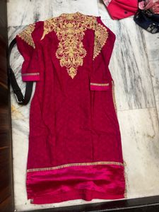 Elegant Pink Embroidered Kurta