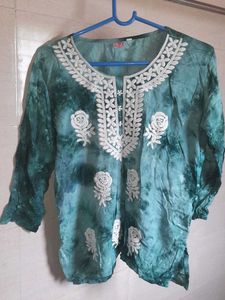 Embroidered Tie-Dye Short Kurti 💚