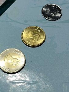4 COINS....75 Years Of Independence