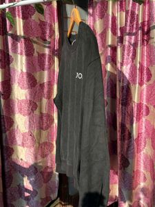 JOSNY Black Sweatshirt