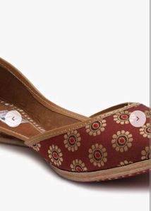 NEW UNUSED Hand Crafted Pure Leather Brocade Jutti