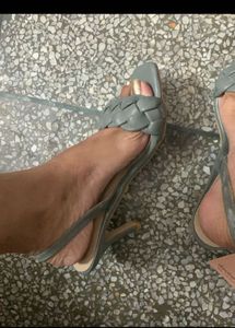 Get  Classic Kitten Heel