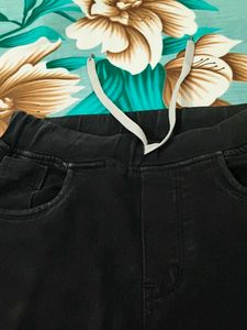 Frayed Hem Black Denim Pants