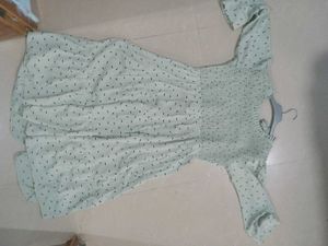 Girl 's Top