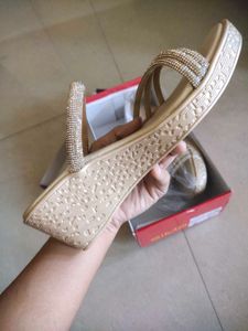 Golden Heeled Slip-On Sandals – New, Size 9