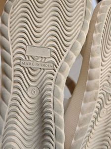 ZUDIO Comfortable Off White Sandals