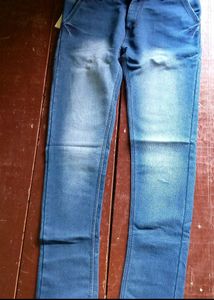🔥Sale🔥 jeans 👖 only At 400