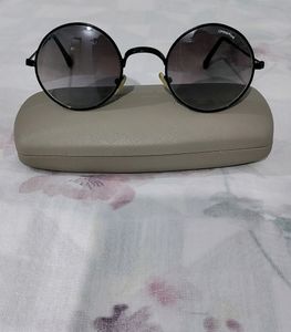 Sunglasses_907597_9926