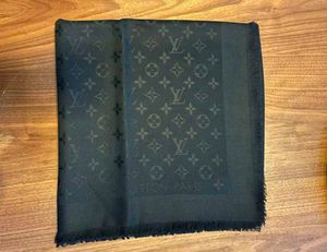 Auntentic Louis Vuitton Shawl