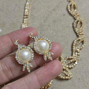 faux pearl and Ad Jewelry Set