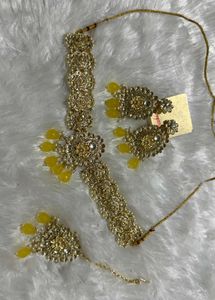 Elegant Gold-Tone Jewelry Set